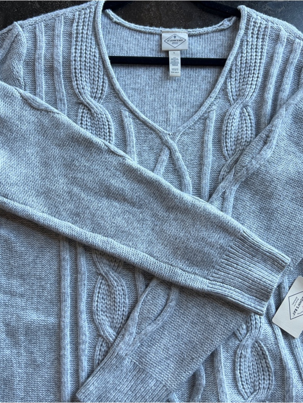 St John’s Bay Cable Knit V-Neck Sweater NWT - Size Large